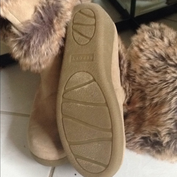 Boots - Picture 3 of 4